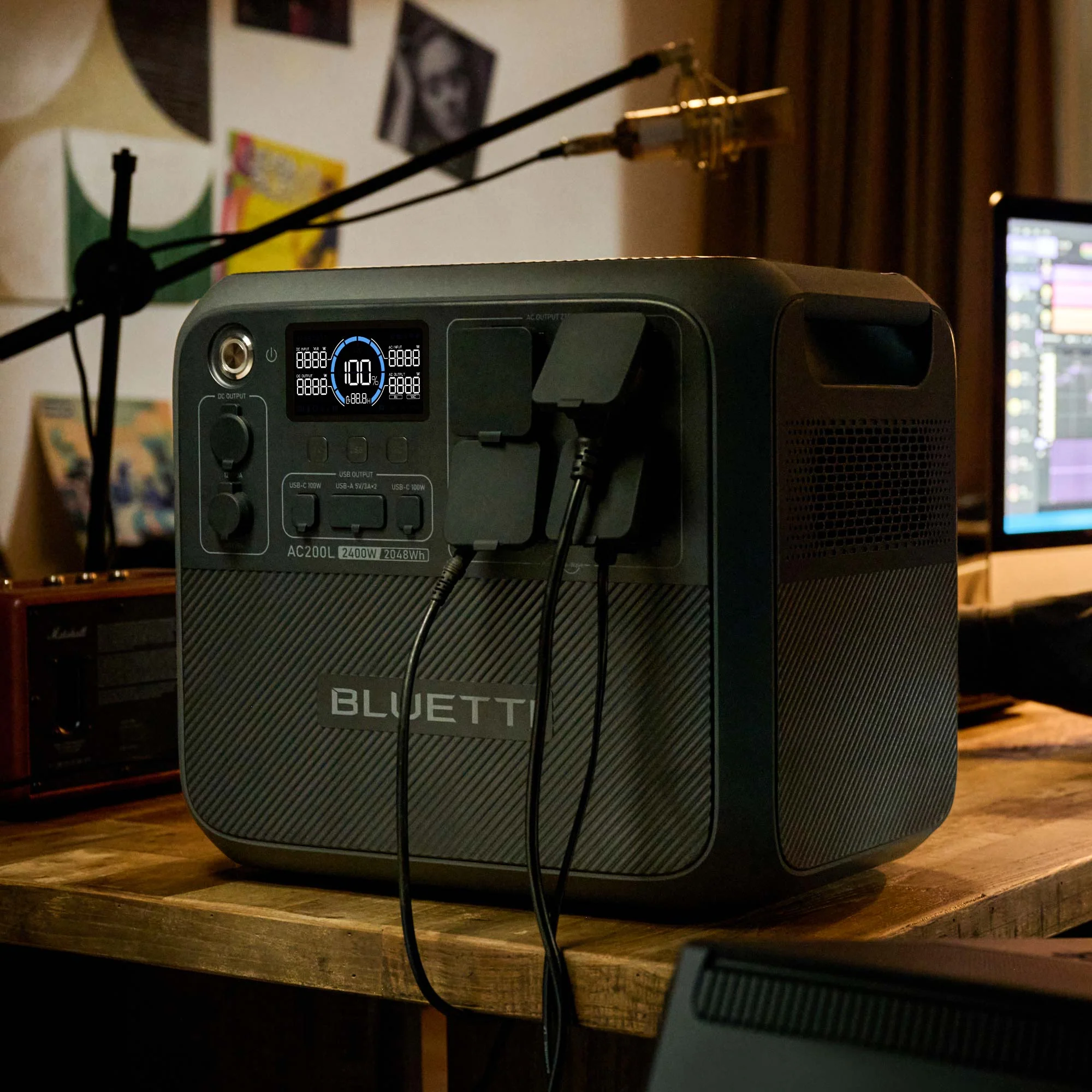 BLUETTI AC200L Portable Power Station | 2400W 2048Wh - Image 3