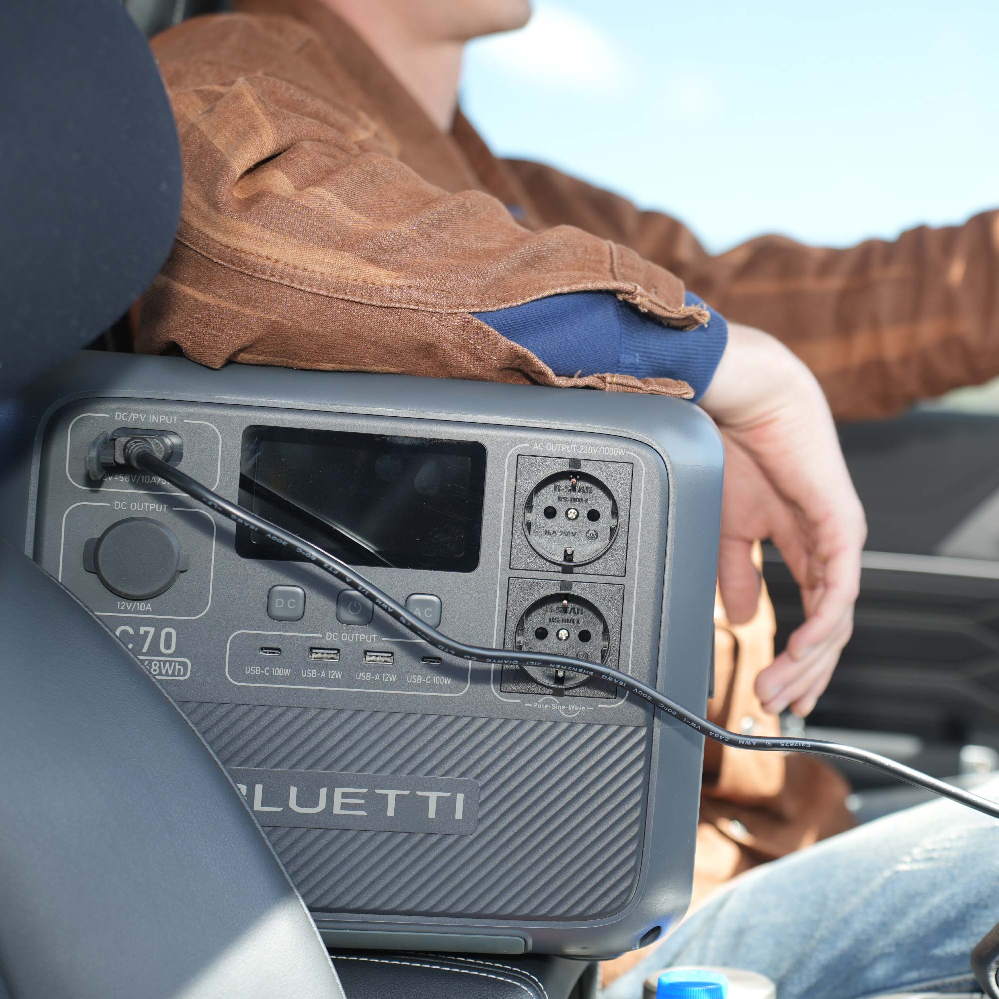 BLUETTI AC70 Portable Power Station | 1000W 768Wh - Image 2